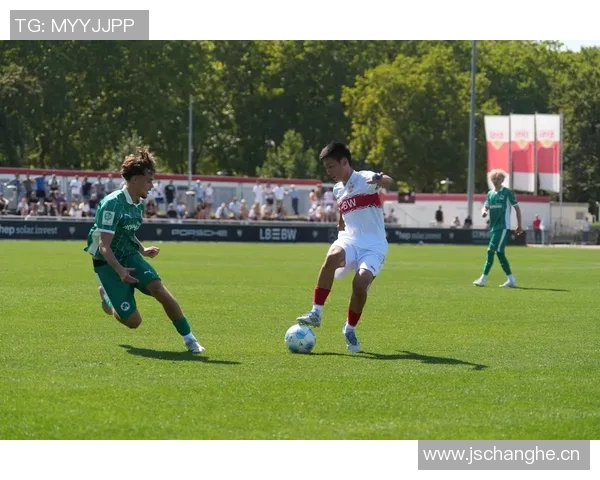 谢初筠畅谈德国训练体系的专业性与个人控球技术的热爱