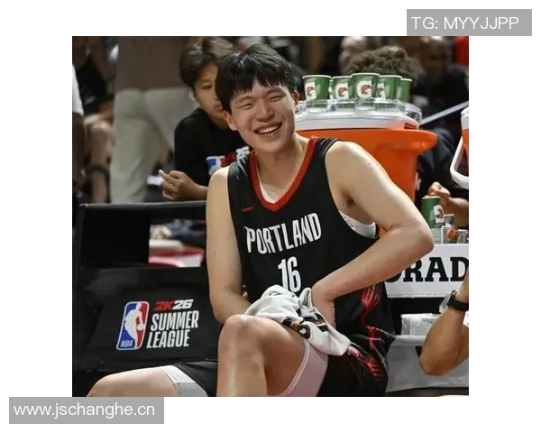 杨瀚森分享与利拉德霍勒迪的相处经历新赛季心态轻松不再紧张